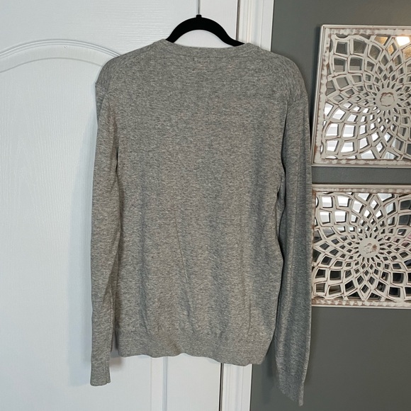 V-neck Basic Knit Sweater - Picture 5 of 6